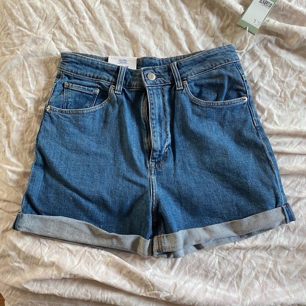 H&M Ultra High Waist Mom Short